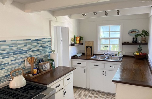 Dunmore Town Cottage | Waters Edge