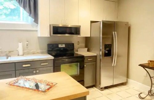 Midlothian House | “WaterView" The Pool Pavilion, waterfront property assisted handicap access.