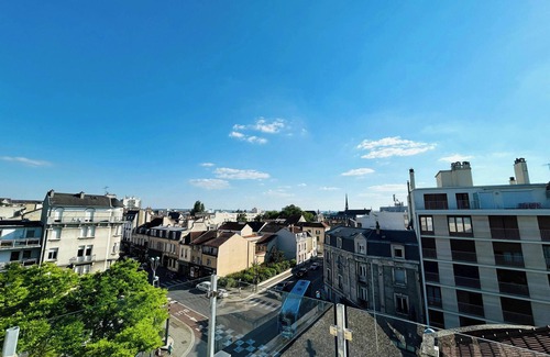 Barbatre Apartment | We Live In R - Suite 103