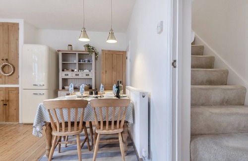 Hill Head Cottage | We love this cosy cottage, located just a two minute walk from the beach.