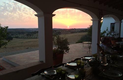 Fronteira House | We want you to feel at home, just like we do !