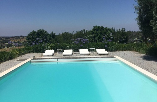 Fronteira House | We want you to feel at home, just like we do !