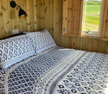 Kirkmichael Ski Chalet | Wee Beach Hut Maidens