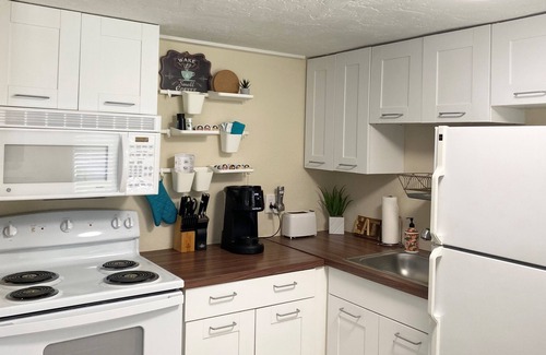 Bayshore Gardens House | Weekends are best spent at the Beach!