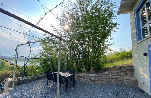 Salzatal House | Weinbergshaus mit Blick auf's Wasser