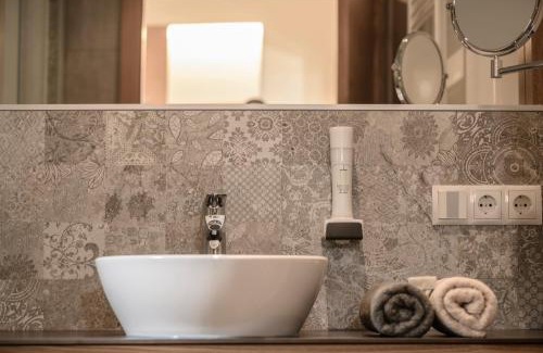 Eichberg-Trautenburg House | Weingut & Winzerhäuser Skringer