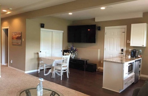 Eatonville House | Welcome! Create your own Lakeside Memories on Lake Tanwax