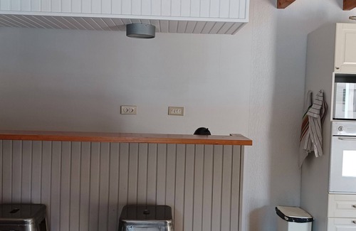 Montagnac-sur-Auvignon House | Welcome to the cottage of the pebble.