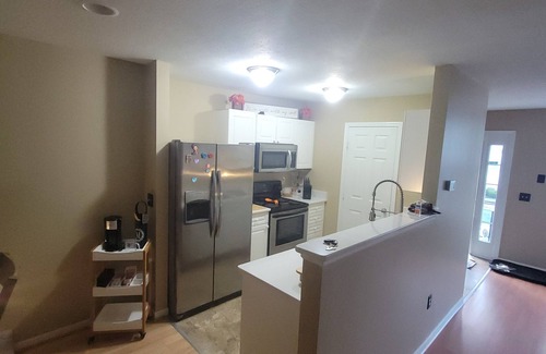 Summit Station Condo | WELCOME! nEasy living with comfy style.n