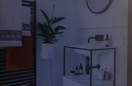 Juja House | welcome our elegant, luxurious and unique properties where our visitor receive all services 24 hours. Our homes are located in a cool environment where your enjoy a beautiful serenity. Our homes jave easy access to social amenities, public service, eas.