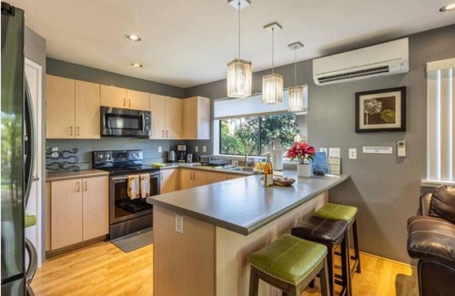 Village Park House | Welcome to Ho'onani Pua Hale