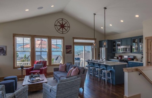 Chelan House | Welcome to LakeView Landing at The Lookout at Lake Chelan