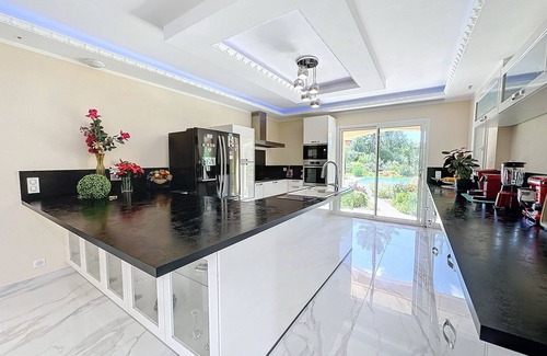 Le Collet Villa | Welcome to our charming rental home in Le Rouret,