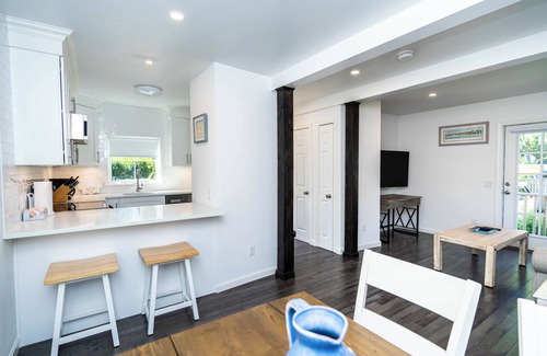 Oak Bluffs House | Welcome to "Suzy's Place" Best Location! Walk Everywhere. Newly built in 2024.