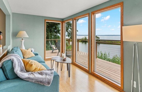 Harbour Pointe House | Welcome To The Herons Nest