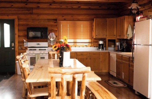 Deerwood Cabin | Welcome to the Log Cabin.
