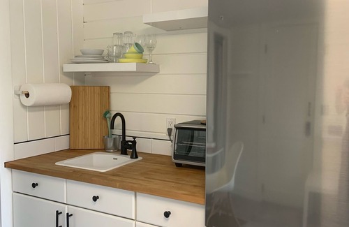 Cowichan Bay Apartment | Welcome To the Ocean Front Cowibbean Guesthouse