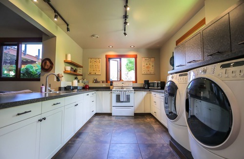 Proctor Apartment | Welcome to the Poppy Inn!