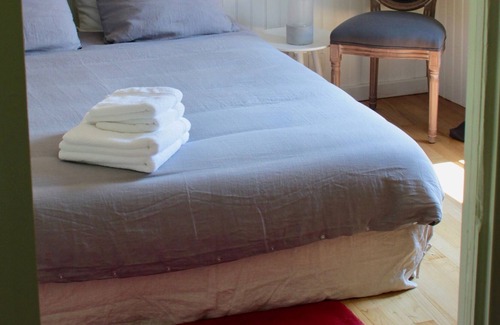 Senlis House | Welcome to the Still, Charming House