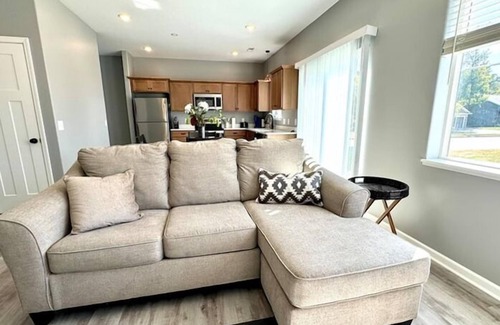 Mankato House | Welcome to The Willow - Spacious 4-bedroom townhome close to MSU