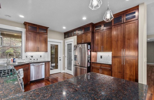 South Gateway House | Welcome to your new favorite spot! W/hot tub!