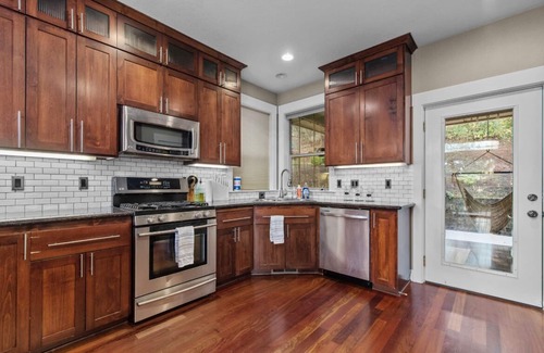 South Gateway House | Welcome to your new favorite spot! W/hot tub!