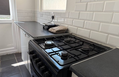 Oxford House | Welcoming 3-bedroom house in Oxford with Parking