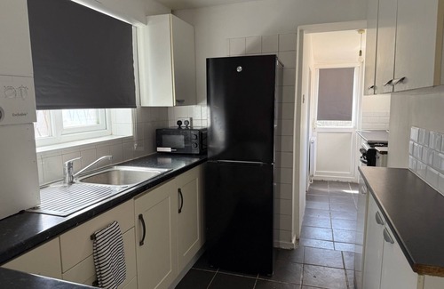 Oxford House | Welcoming 3-bedroom house in Oxford with Parking
