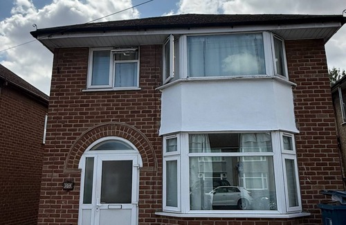 Oxford House | Welcoming 3-bedroom house in Oxford with Parking
