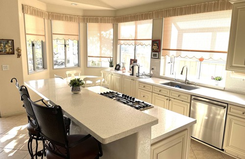 Rancho Penasquitos House | Welcoming 3bd/2ba one story, 20 min dtown/beach, Sunset view, quiet neighborhood