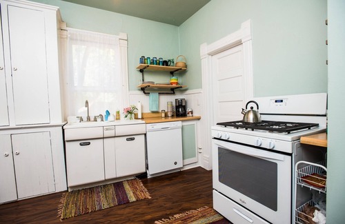 Old North End Cottage | Welcoming cottage and artist's studio in the historic Old North End