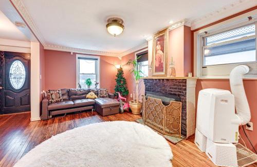 Glen Cove House | Welcoming Glen Cove Home about 1 Mi to Public Beach!