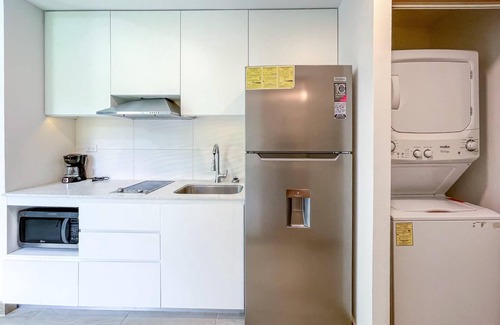 Crawfish Rock Condo | Well Equipped Studio in Roatan's Tallest Tower