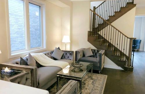 Welland House | Welland Niagara Vacation Home licence# STR-289