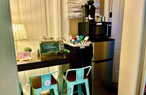 El Paso House | WEST EP KING 1BDRM -1BATH 5 STAR LOCATION ! REF AC WIFI Mountain View trails