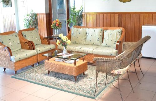 Koror Hotel | West Plaza Downtown