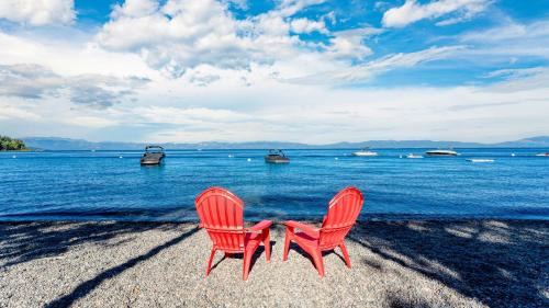 Tahoe City House | West Shore Lake House by AvantStay Ski Cabin w Backyard Sledding Hill