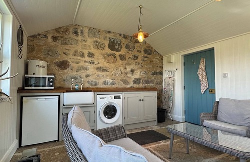 Ardgay Cottage | WESTER ACHNAHANAT COTTAGE, family friendly in Bonar Bridge