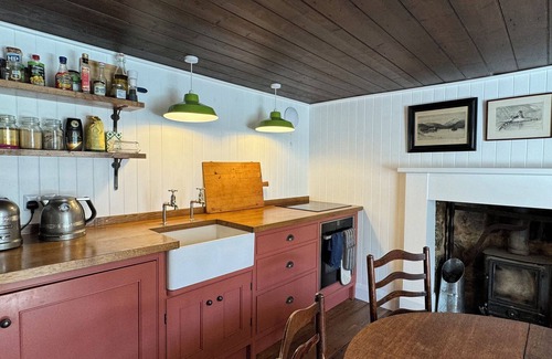 Ardgay Cottage | WESTER ACHNAHANAT COTTAGE, family friendly in Bonar Bridge