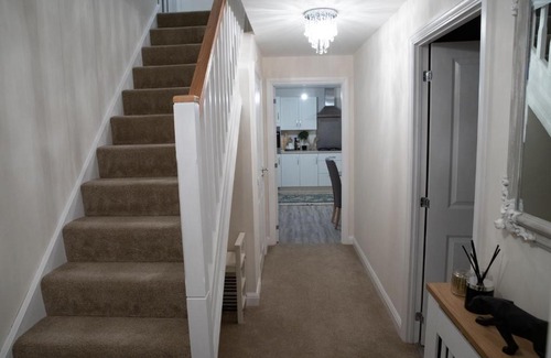 Milton Keynes House | Westergate - 4 Bed Luxury Home with free parking