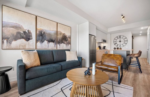 Eau Claire Apartment | Western Dreams w River Views, 2BR, Gym, AC