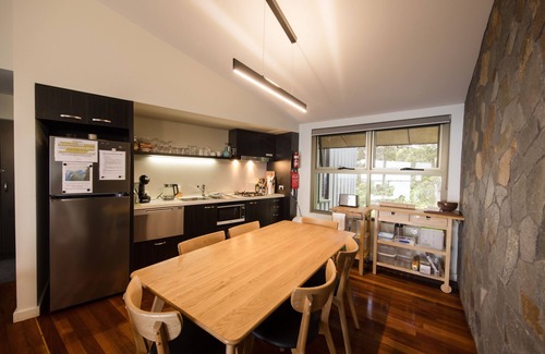 Binna Burra Apartment | Westhaven at Binna Burra - 2 Bedrm Apartment. Private Satellite NBN. Top floor.