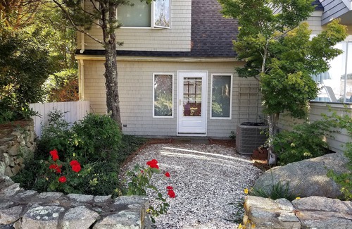 Adamsville House | Westport MA BOOK NOW Winter rental 4 bdrm close to Bristol/Newport RI, Boston MA