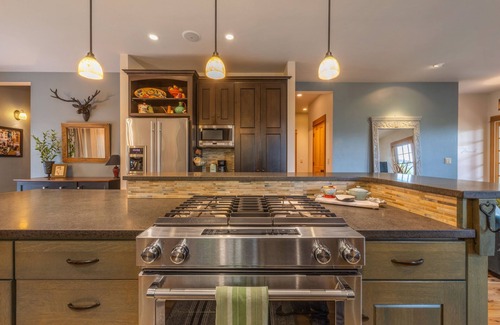 Hood River House | Westside Hood River! Great Location!