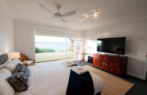 Encounter Bay Villa | Whalers Rest- Ocean Front- Victor Harbor