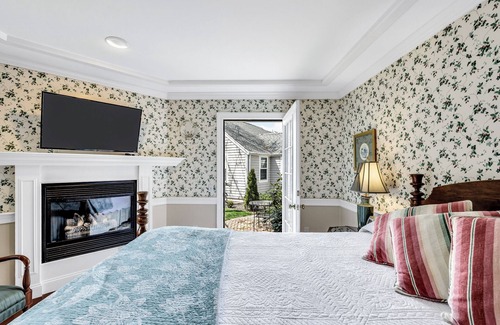 Eastham Bed & Breakfast | Whalewalk Inn and Spa