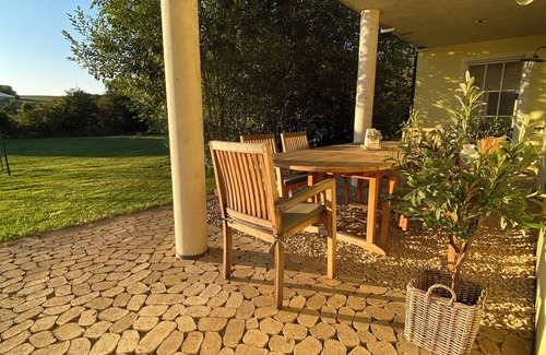 Westerheim Apartment | Whirlpool, terrace & country house style - dream vacation apartment on the Alb