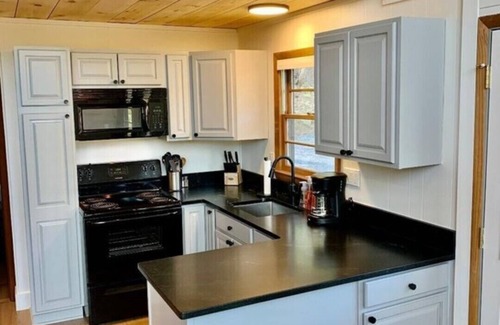 Front Royal Cabin | Whiskey Hill Cabin a Mountain escape in Virginia Wine country.