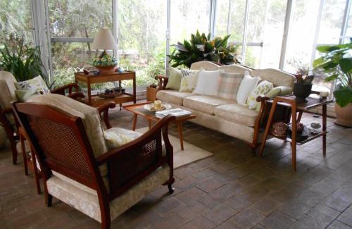 Collie Bed & Breakfast | Whispering Pines Bed and Breakfast