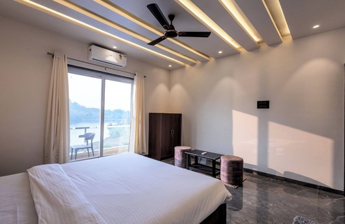 Igatpuri Villa | Whispering Vale, Igatpuri by Ebony Stays | Luxury 5BHK with Pool & Mountain View